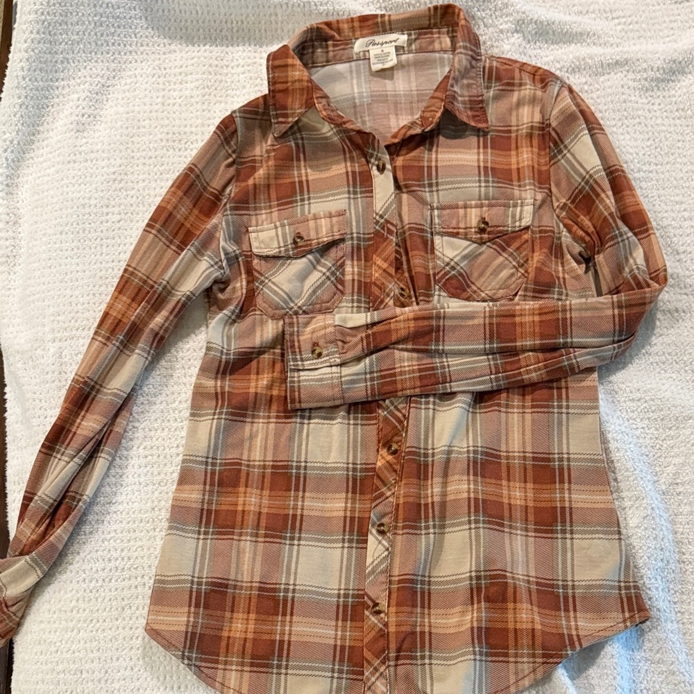 Passport Women's Plaid Button-Down Shirt in Brown and Cream